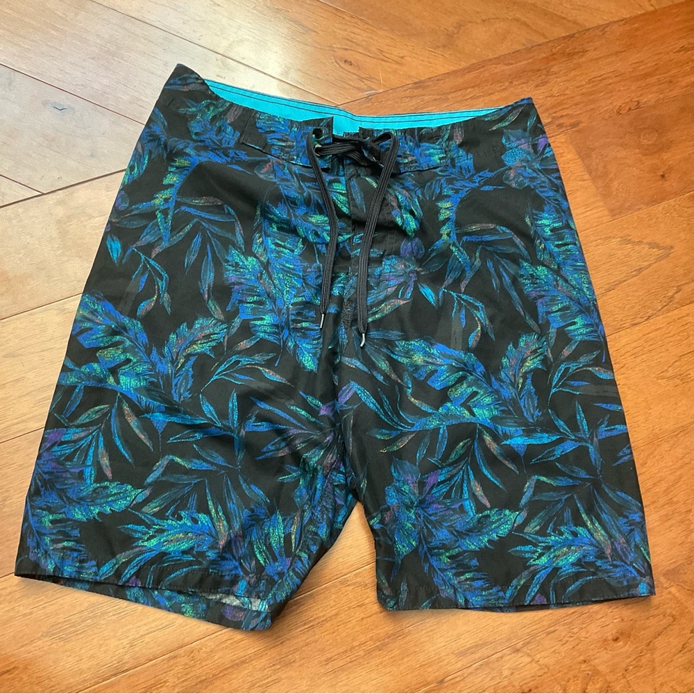 Old Navy Black ,Blue Leaf Print Swim Trunks Size M Beach Pool Vacation Summer